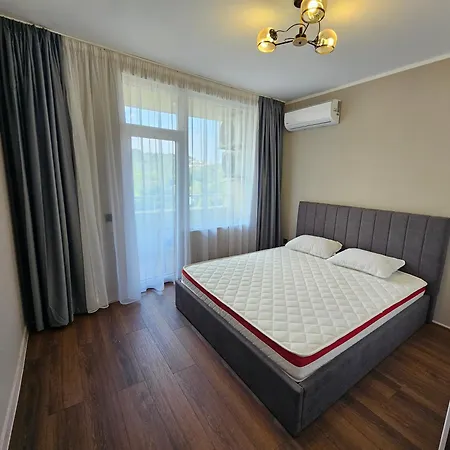 Апартамент Elena Place *